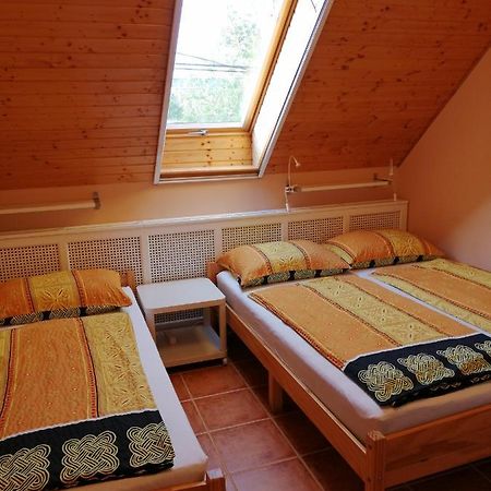 Karpatia Panzio Bed & Breakfast Esztergom Exterior photo