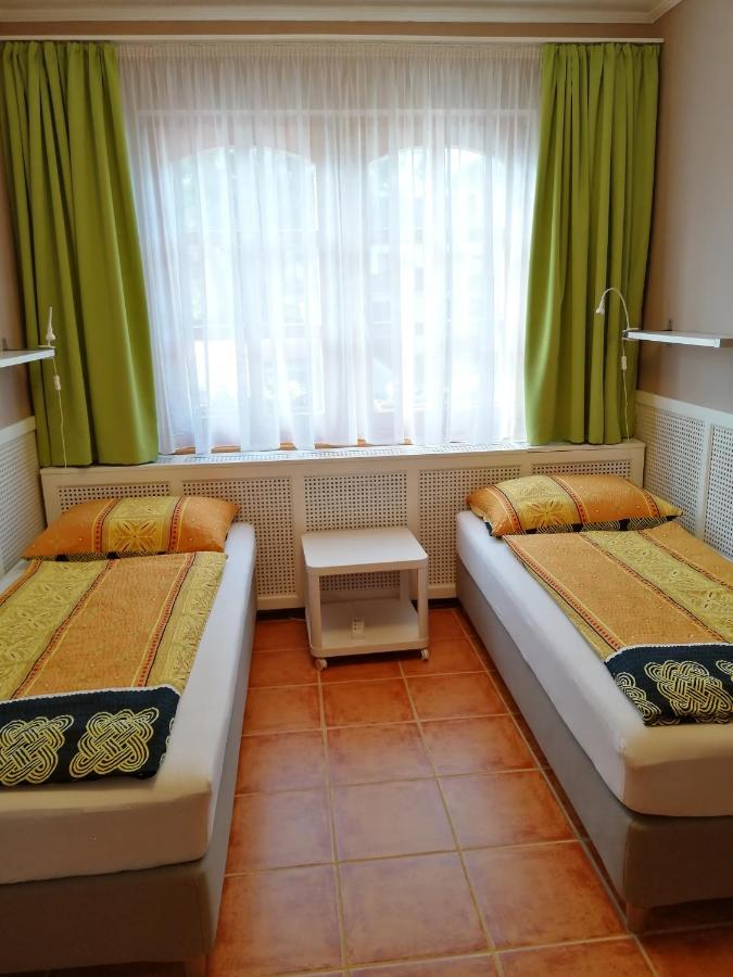 Karpatia Panzio Bed & Breakfast Esztergom Exterior photo