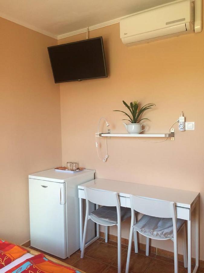 Karpatia Panzio Bed & Breakfast Esztergom Exterior photo